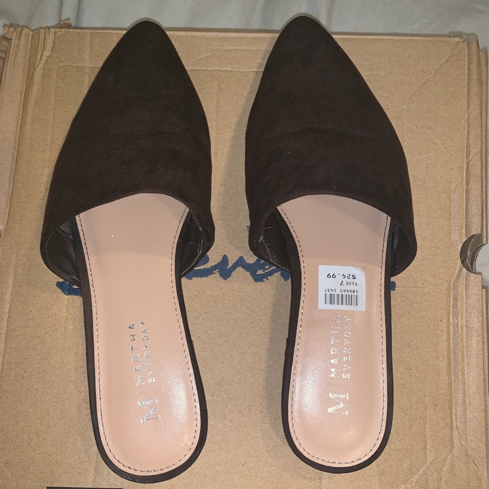 Brown mules